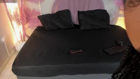 haileysans online show from April 20, 2026, 3:42 am