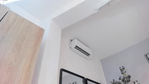 haileystonei online show from November 5, 2025, 11:21 am