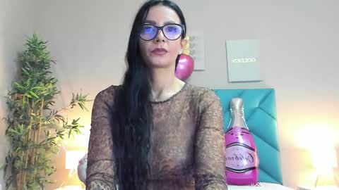 Hailey online show from November 3, 2025, 6:36 am