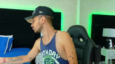Snapshot of hairy_diamond chatting on September 19, 2025, 3:52 am H A I R Y D I A M O N D online show from September 19, 2025, 3:52 am