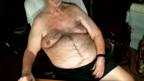 hairybear813 online show from May 30, 2026, 9:34 pm