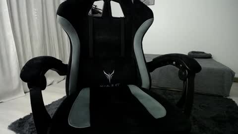 Snapshot of hairycuss chatting on December 19, 2024, 1:28 am Adam online show from December 19, 2024, 1:28 am