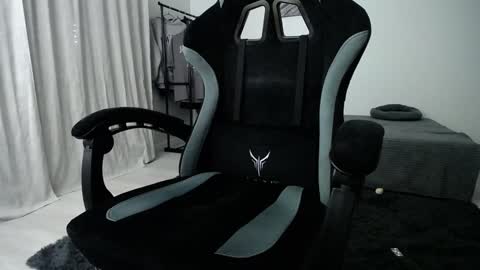 Snapshot of hairycuss chatting on January 1, 2025, 10:24 pm Adam online show from January 1, 2025, 10:24 pm