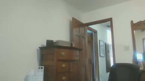 HairyDaddyBear69 online show from December 1, 2025, 5:18 pm