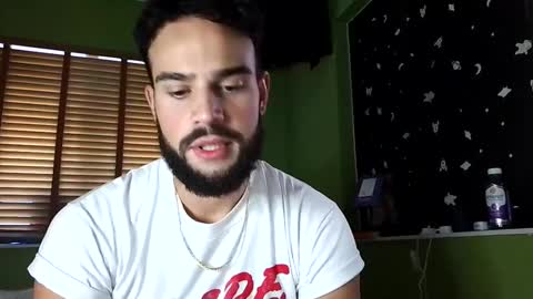 hairyholetop online show from December 3, 2024, 9:23 pm