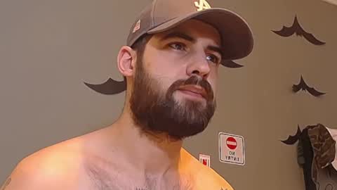 HairyRobXxX online show from February 11, 2026, 5:23 am