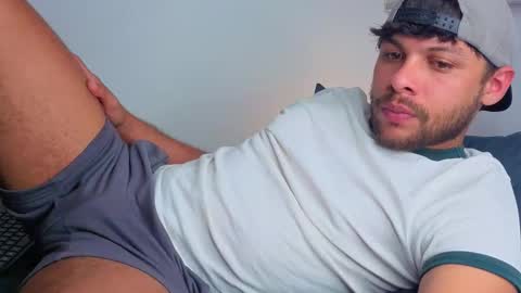 Independent       model  online show from February 4, 2026, 11:20 pm