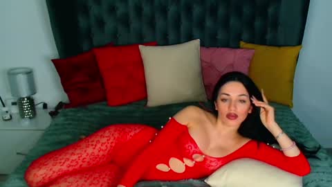 Snapshot of haley_schiller chatting on January 11, 2025, 9:25 pm Rose online show from January 11, 2025, 9:25 pm