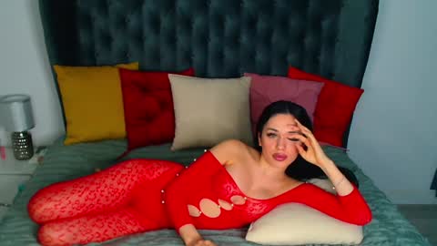 Snapshot of haley_schiller chatting on January 22, 2025, 10:26 pm Rose online show from January 22, 2025, 10:26 pm