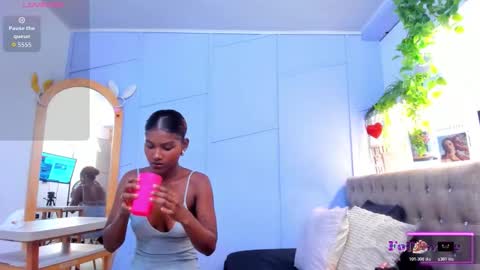 Snapshot of halleylorens chatting on February 9, 2026, 7:51 pm Halley Lorens online show from February 9, 2026, 7:51 pm