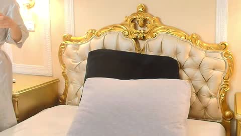 Hallie Stone online show from March 21, 2026, 12:10 pm