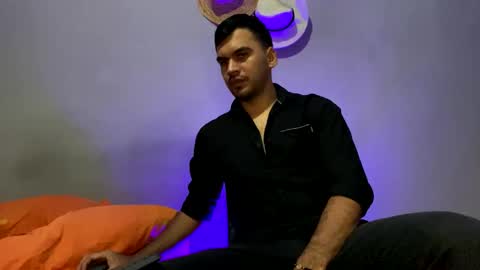 Snapshot of hamiltong12 chatting on November 17, 2025, 5:02 am hamiltong12 online show from November 17, 2025, 5:02 am