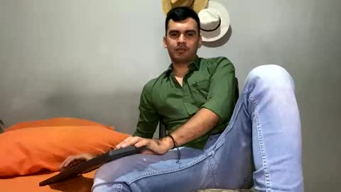 Snapshot of hamiltong12 chatting on November 18, 2025, 3:34 am hamiltong12 online show from November 18, 2025, 3:34 am