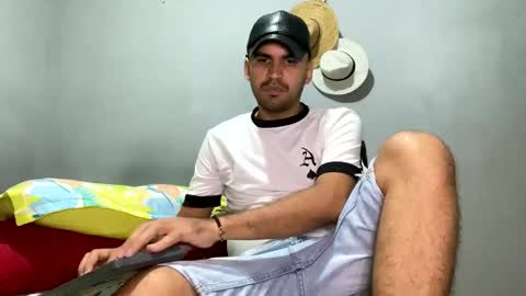 Snapshot of hamiltong12 chatting on November 26, 2025, 4:24 am hamiltong12 online show from November 26, 2025, 4:24 am