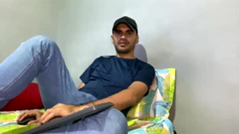 Snapshot of hamiltong12 chatting on November 30, 2025, 7:45 am hamiltong12 online show from November 30, 2025, 7:45 am