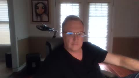 Snapshot of han63 chatting on October 12, 2025, 12:04 pm Han online show from October 12, 2025, 12:04 pm