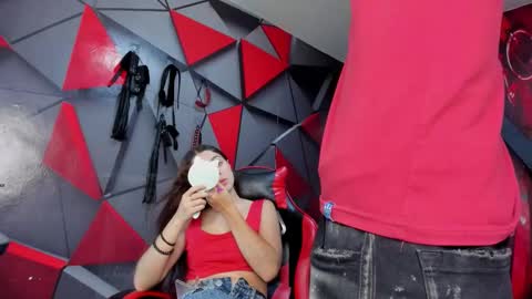 Hana and Zeta online show from September 27, 2025, 12:10 pm