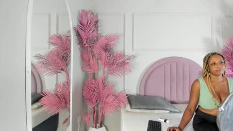 Snapshot of hanaahquinn chatting on January 16, 2026, 11:36 am hanaahquinn online show from January 16, 2026, 11:36 am