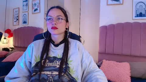 hanabie_ online show from April 8, 2026, 3:17 am