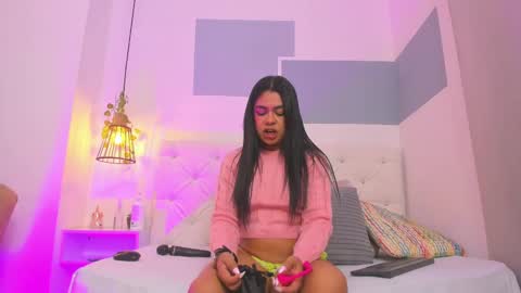 Snapshot of hanah_gray chatting on February 19, 2025, 11:28 am hanah_gray online show from February 19, 2025, 11:28 am