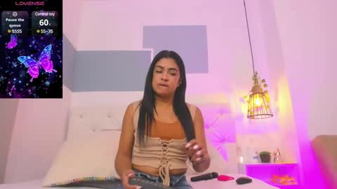 Snapshot of hanah_gray chatting on February 22, 2025, 11:35 am hanah_gray online show from February 22, 2025, 11:35 am