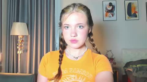 hanahwoods online show from February 23, 2025, 8:55 pm