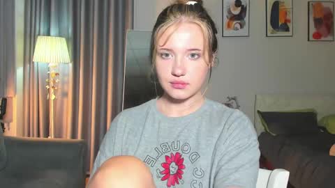 hanahwoods online show from February 25, 2025, 11:11 pm