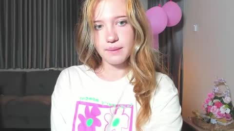 hanahwoods online show from March 6, 2025, 7:43 pm