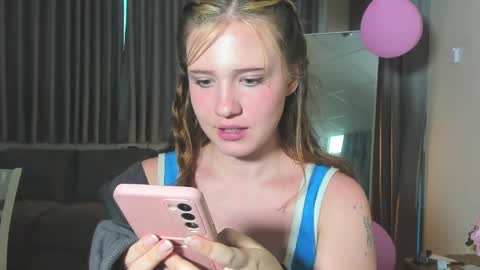 hanahwoods online show from March 9, 2025, 12:00 am