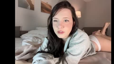 hanahwoods online show from May 28, 2026, 2:31 am