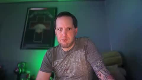 hand_banana_420 online show from April 2, 2026, 7:55 pm