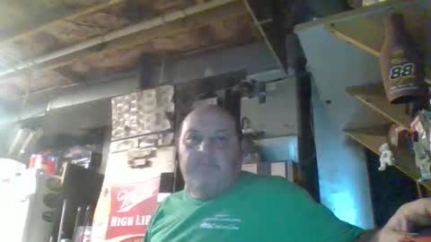 Snapshot of handiemanhere chatting on December 22, 2025, 4:31 am naked man online show from December 22, 2025, 4:31 am