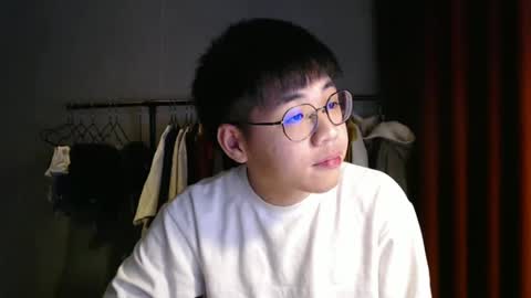 Snapshot of handsome_mannn chatting on December 13, 2024, 12:31 am handsome_mannn online show from December 13, 2024, 12:31 am