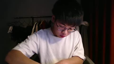 Snapshot of handsome_mannn chatting on December 13, 2024, 6:49 pm handsome_mannn online show from December 13, 2024, 6:49 pm