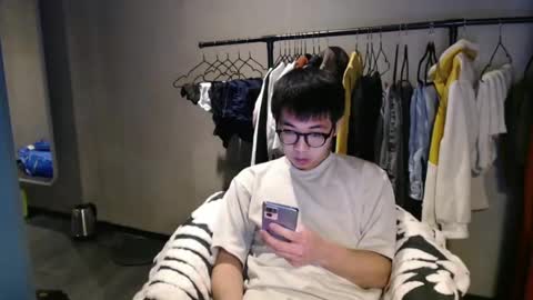 Snapshot of handsome_mannn chatting on February 8, 2025, 4:04 pm handsome_mannn online show from February 8, 2025, 4:04 pm