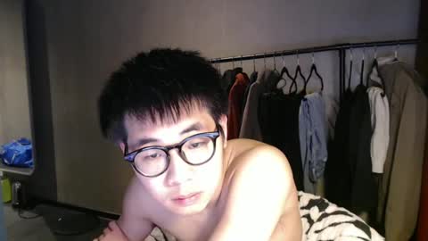 Snapshot of handsome_mannn chatting on February 16, 2025, 6:21 pm handsome_mannn online show from February 16, 2025, 6:21 pm