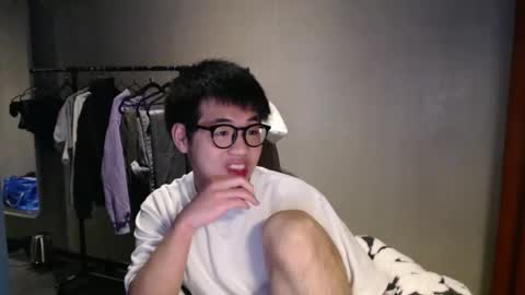 Snapshot of handsome_mannn chatting on February 21, 2025, 11:43 pm handsome_mannn online show from February 21, 2025, 11:43 pm