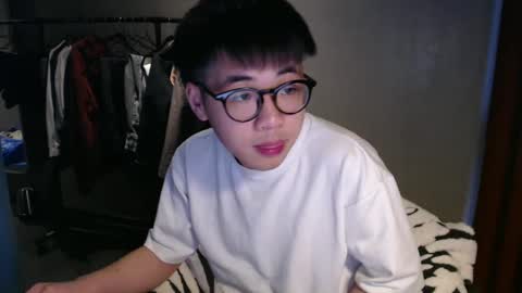 Snapshot of handsome_mannn chatting on March 4, 2025, 4:20 pm handsome_mannn online show from March 4, 2025, 4:20 pm