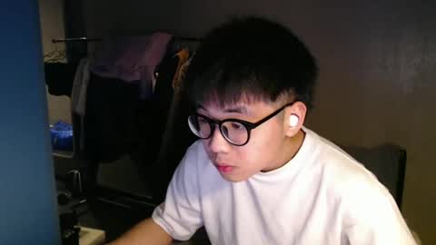 Snapshot of handsome_mannn chatting on March 12, 2025, 9:13 pm handsome_mannn online show from March 12, 2025, 9:13 pm