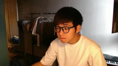 Snapshot of handsome_mannn chatting on October 3, 2025, 2:03 pm handsome_mannn online show from October 3, 2025, 2:03 pm