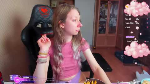 Mila online show from February 10, 2026, 11:03 am