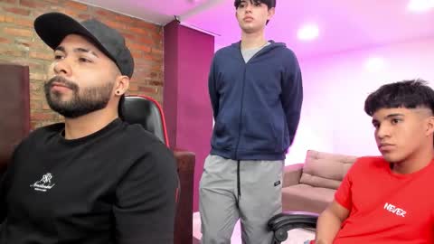 leonardfarrucknick and otis online show from February 14, 2026, 12:24 pm