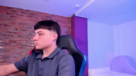 leonardfarrucknick and otis online show from March 26, 2026, 12:44 pm