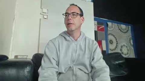 handsomeguy4ever online show from March 16, 2026, 12:53 pm