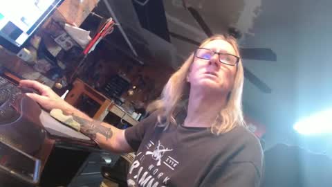 Handystudman online show from February 12, 2025, 9:43 pm