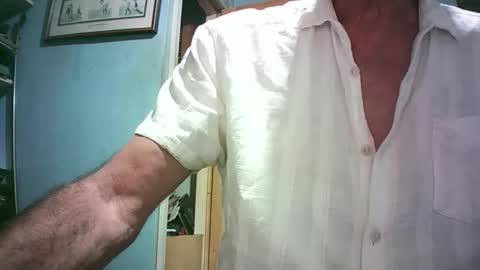 handymanforyou177322 online show from January 8, 2026, 1:08 am