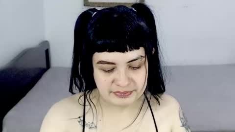 JUANA online show from October 7, 2025, 2:42 am