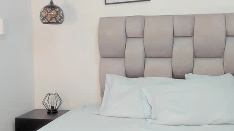 hanna__evans_ online show from October 3, 2025, 12:24 pm