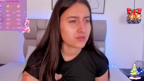 hanna__evans_ online show from November 29, 2025, 12:08 pm