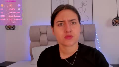 hanna__evans_ online show from January 8, 2026, 11:56 am